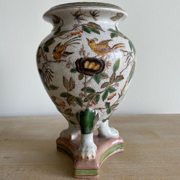 Wong Lee 10” Floral Bird Oriental Pedestal Base Vase/Urn - Picture 2 of 11